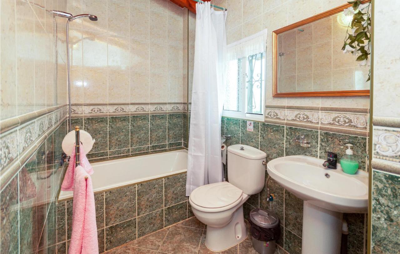 Awesome Home In Antequera With Wifi Kültér fotó